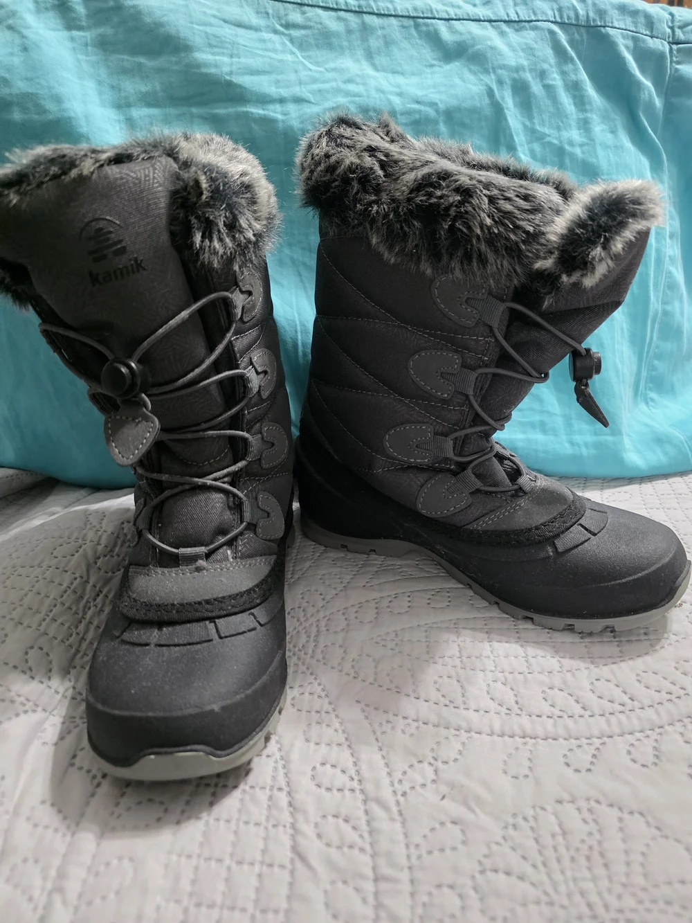 Kamik Women's Black Insulated Winter Boots with Faux Fur